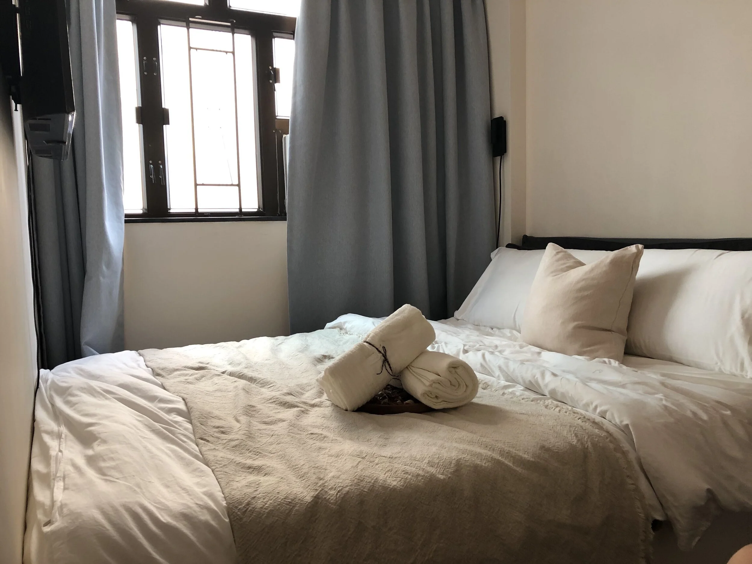 Commune shared living sai ying pun shared housing unit photo149.jpg