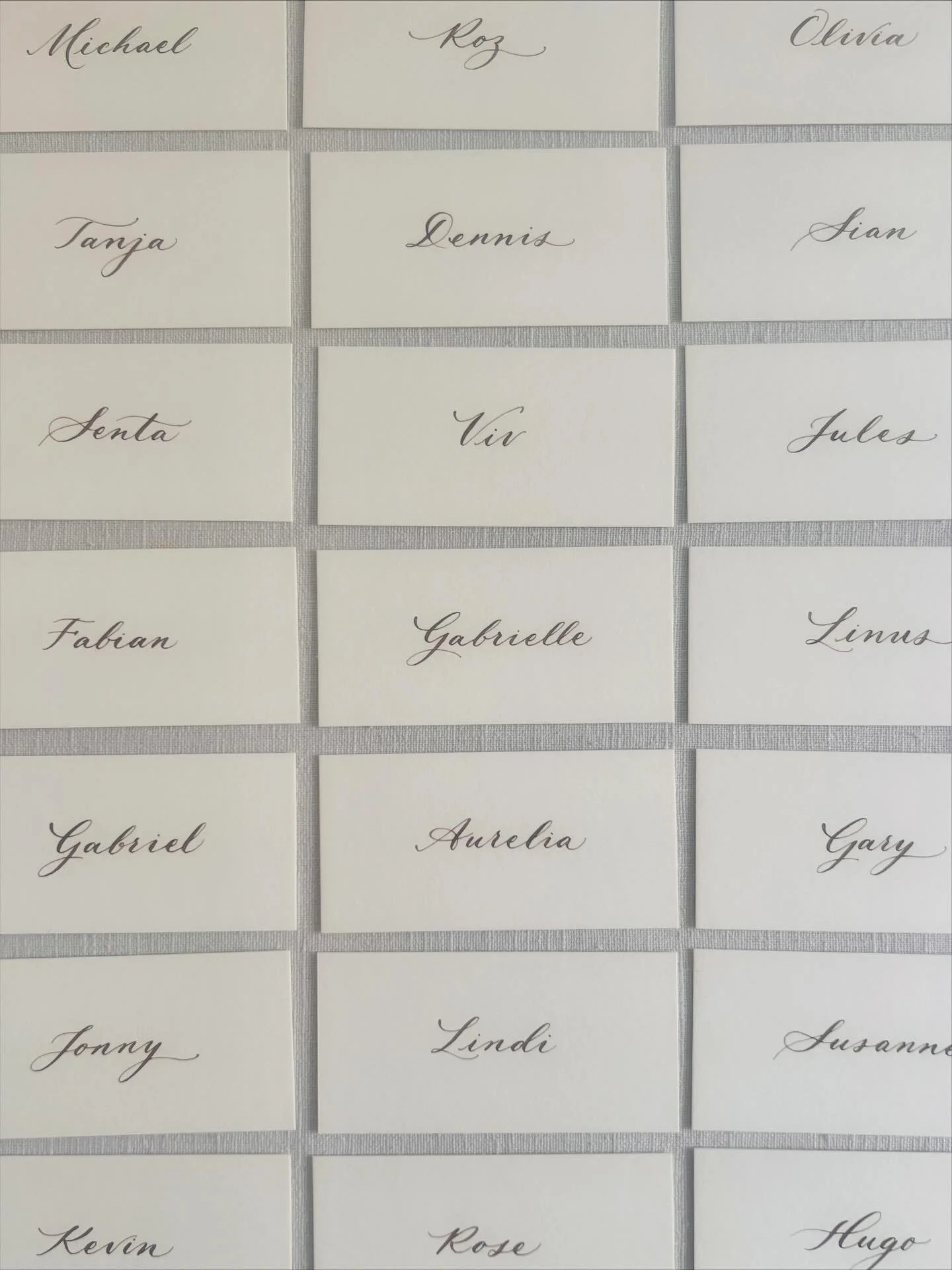 We&rsquo;re heading into the hosting season with Christmas events. Adding personalised menus or placecards is the perfect way to elevate any table. Get in touch soon if you&rsquo;d like to add this detail to your festive table styling. 
.
.
.
#callig