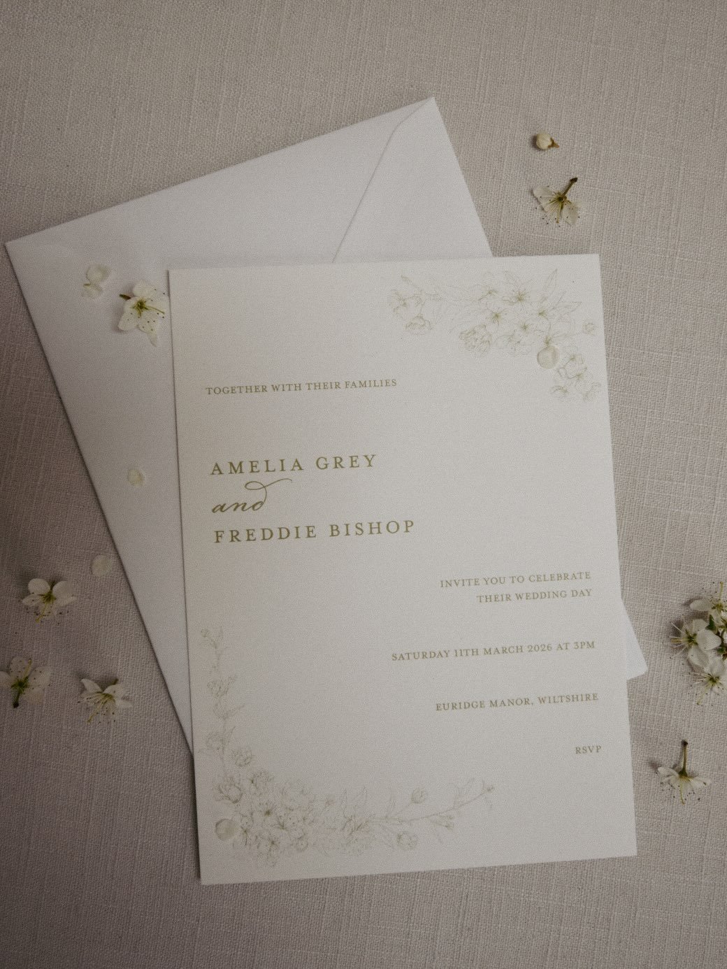 Spring blossom. A wedding invitation suite with hand drawn illustration, inspired by the season. 
.
.
.
#weddinginvitation #floralillustration #dottheiatelier