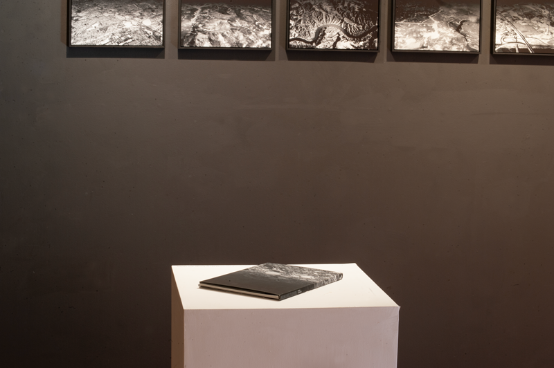 Gallery_X_Exhibition_Photos_Hohlweltlehre_010.png