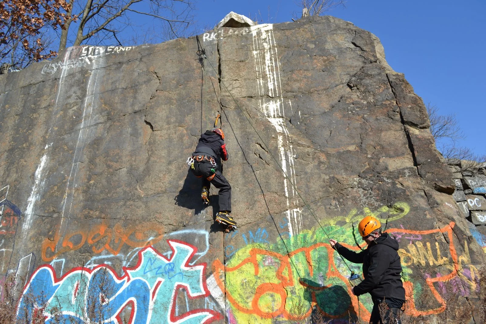 Quincy Quarry Dry Tool Cracks