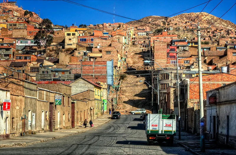 800px-Oruro_street,_Bolivia.jpg
