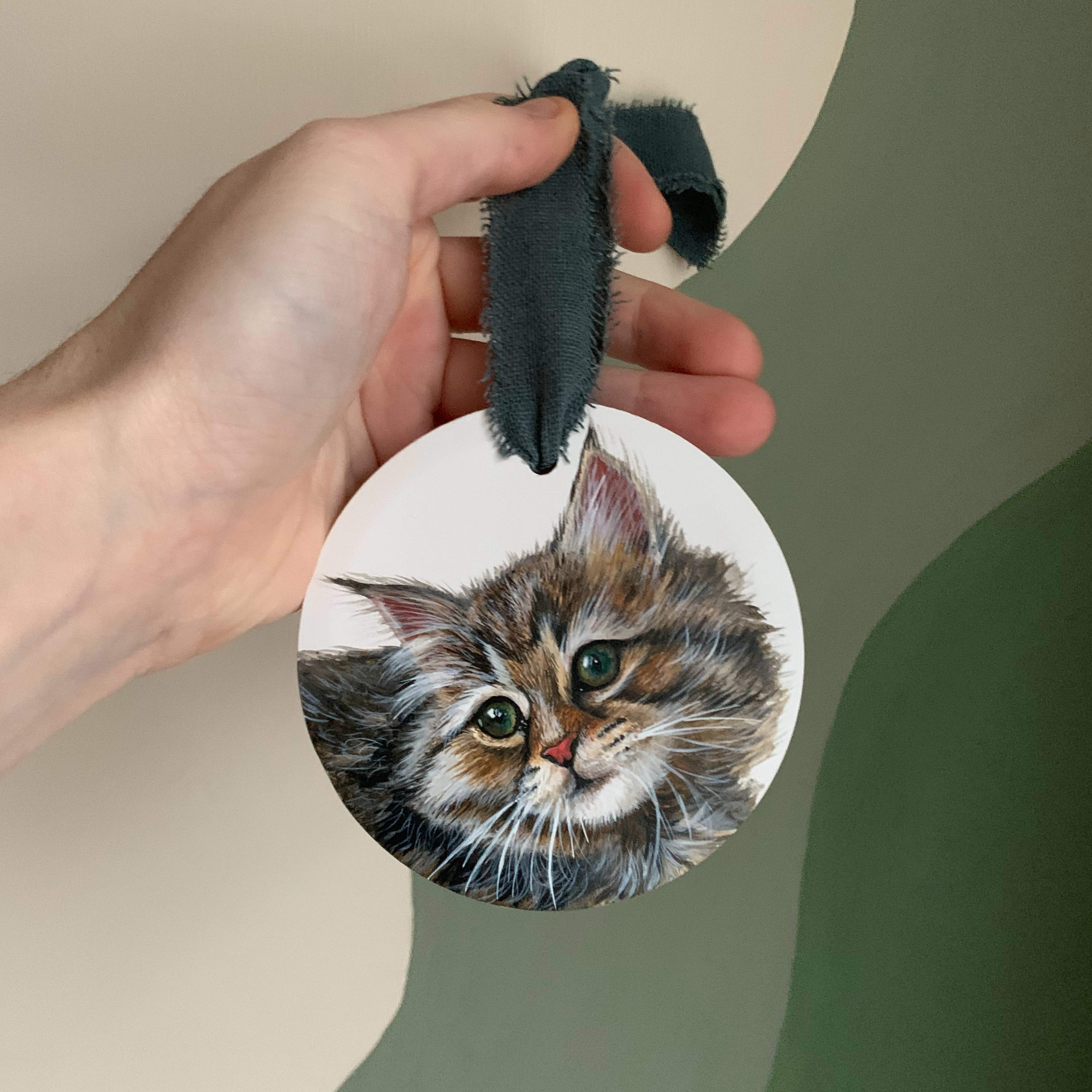 Hand Painted Cat Plaque ornament .jpg