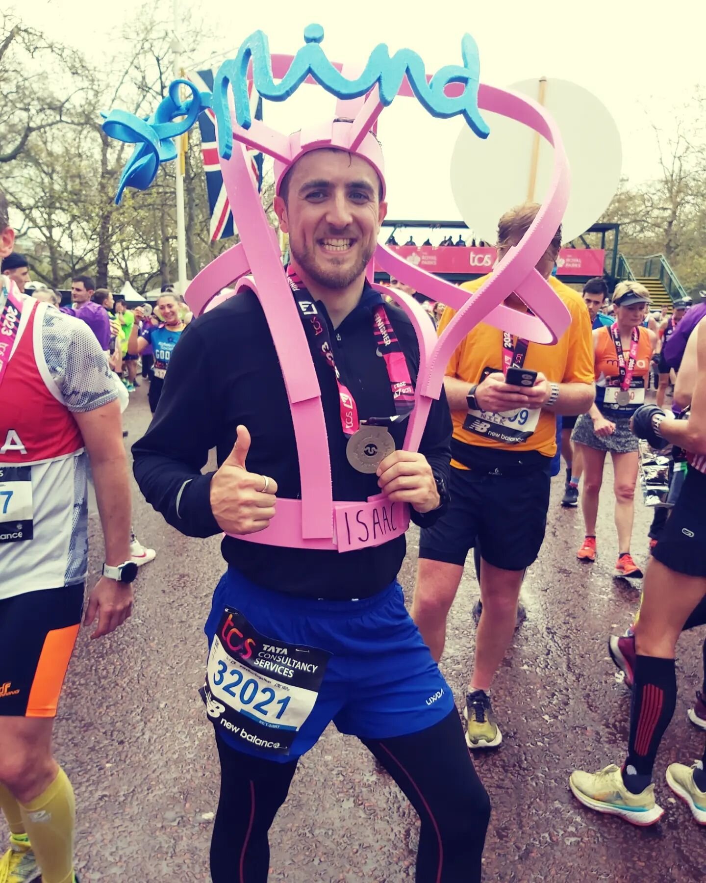 1st BRAIN 🧠 to run 🏃&zwj;♂️ the @londonmarathon 🎉everyone shouts &quot;GO BRAIN MAN GO!!!&quot;! SUPER happy with my first costume 26.2 mile marathon run for mental health @mindinmidherts_ 💙

Running in a costume was a something else, a little br