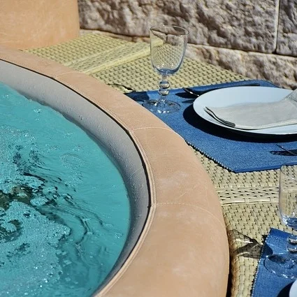 Avoid spilling food or beverages in the pool.