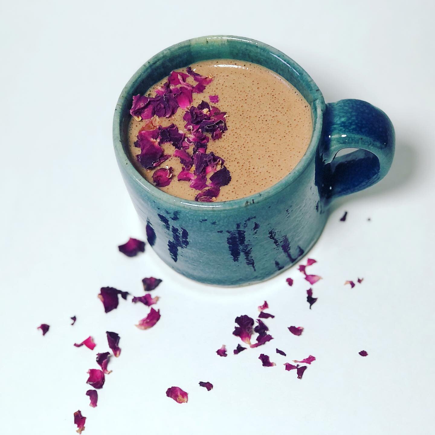 Nothing says love like 🍫 + 🌹 

This creation is divine!
&hearts;️ Cocoa Recoup elixir pod @wiseandwellyyc
&hearts;️ Rose petal tea
&hearts;️ Cacao Luxe honey @drizzle_honey 

To sip on this + feel the love, get your Cocoa Recoup today! Link in bio 
