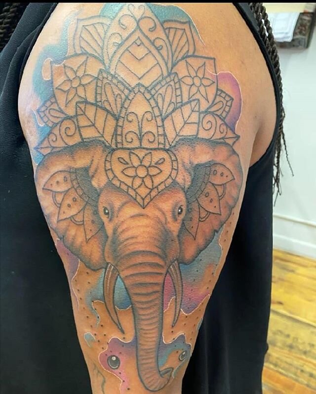 By artist @ta2s_by_rudy Thanks for looking! #elephanttattoodesign #elephantwatercolortattoo #darkskintattoos #augustatattooartist #csraaugusta #fortgordontattooartist #fortgordontattooshop #evanstattooartist #grovetowntattooartist #waynesborotattooar