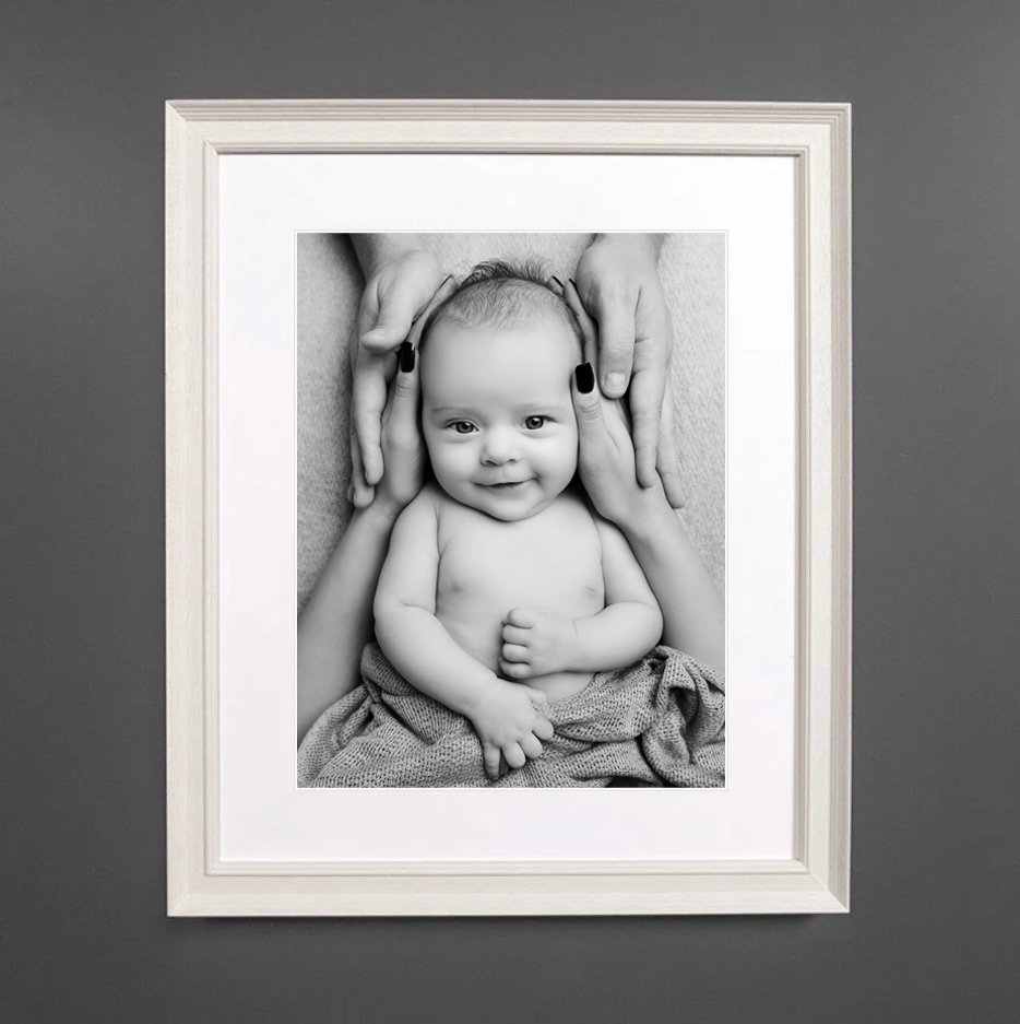Newbornborn-photographer-buckinghamshire-white-Farrow-frame-white.jpg