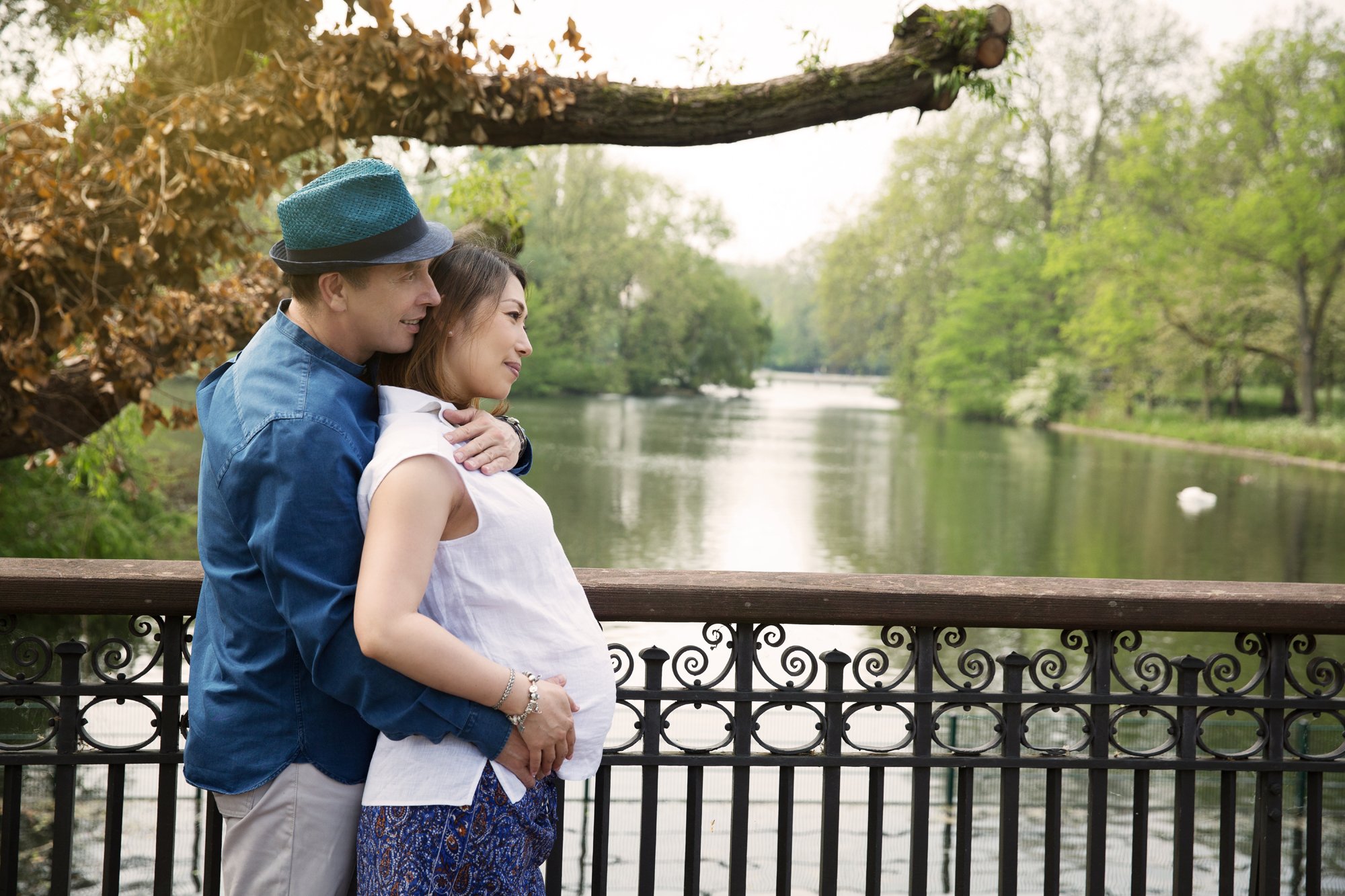 Couple pregnancy photoshoot, Hyde Park