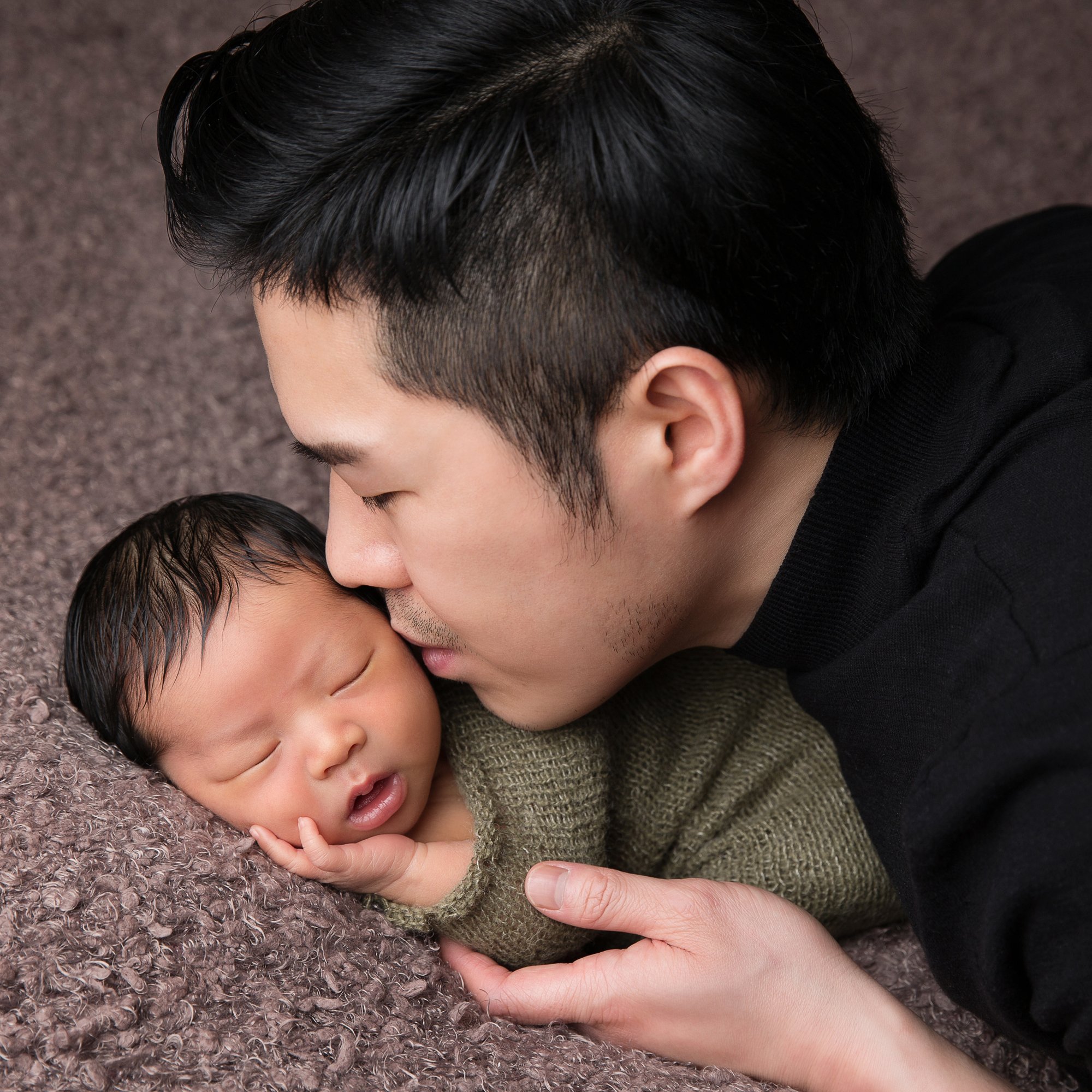 Newborn photographer who comes to your home in Central London