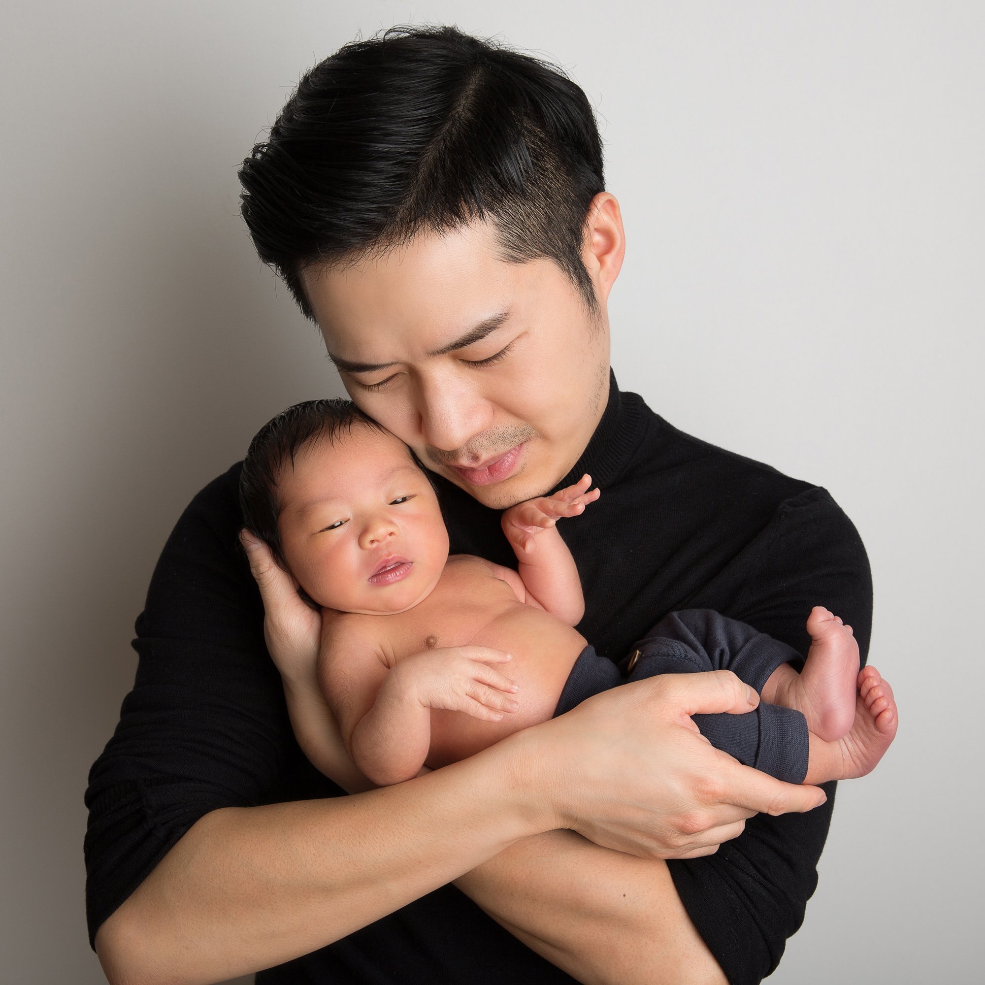 Newborn photographer who comes to your home in Belgravia
