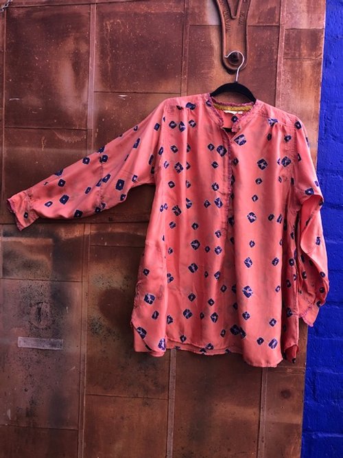 Peach :Blue Injiri Top #01.jpg