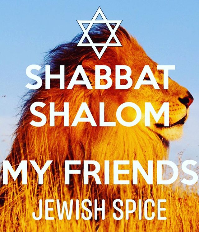 Shabbat Shalom! #shabbatshalom #fridaynight #dinnertime🍴 #winewinewine #familyfriends #worldwidecandlelighting #jewishspiceforrelationships❣️ @jewishspice @shabbatshalomfrom @shabbatness @shabbattimes @officialshabbychic @shabbatapp @challahdelish