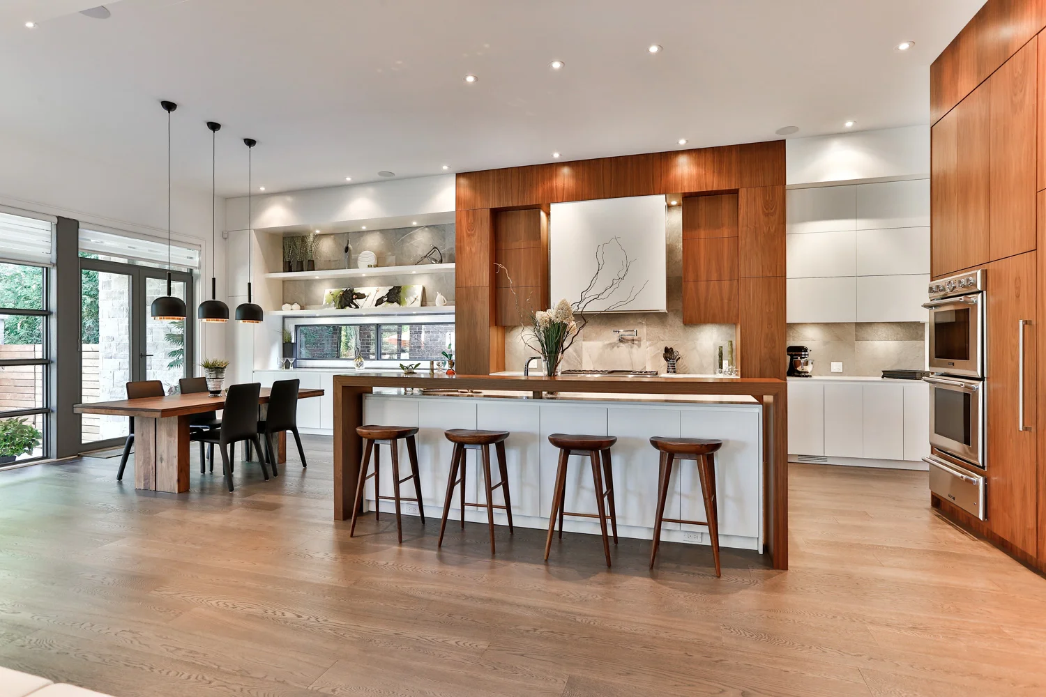 27-59GardenAve-kitchen.jpg