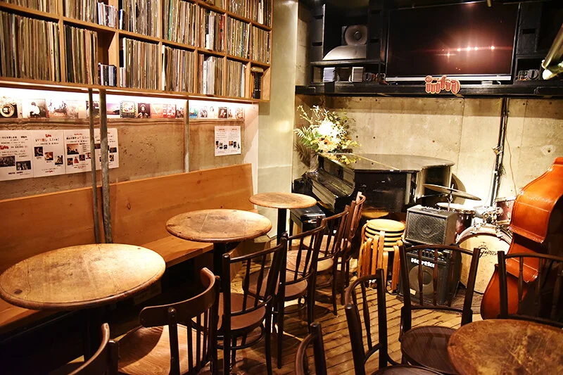 Jam session at intro   