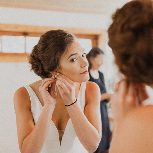 Can&rsquo;t wait to dive back into weddings!! 1st wedding of the year this weekend! Im@so fortunate to do this as my job! #graykinhair&amp;makeup#weddings#weddingseason#hair#makeup#coloradoweddings#2020#brides#bridalparty#