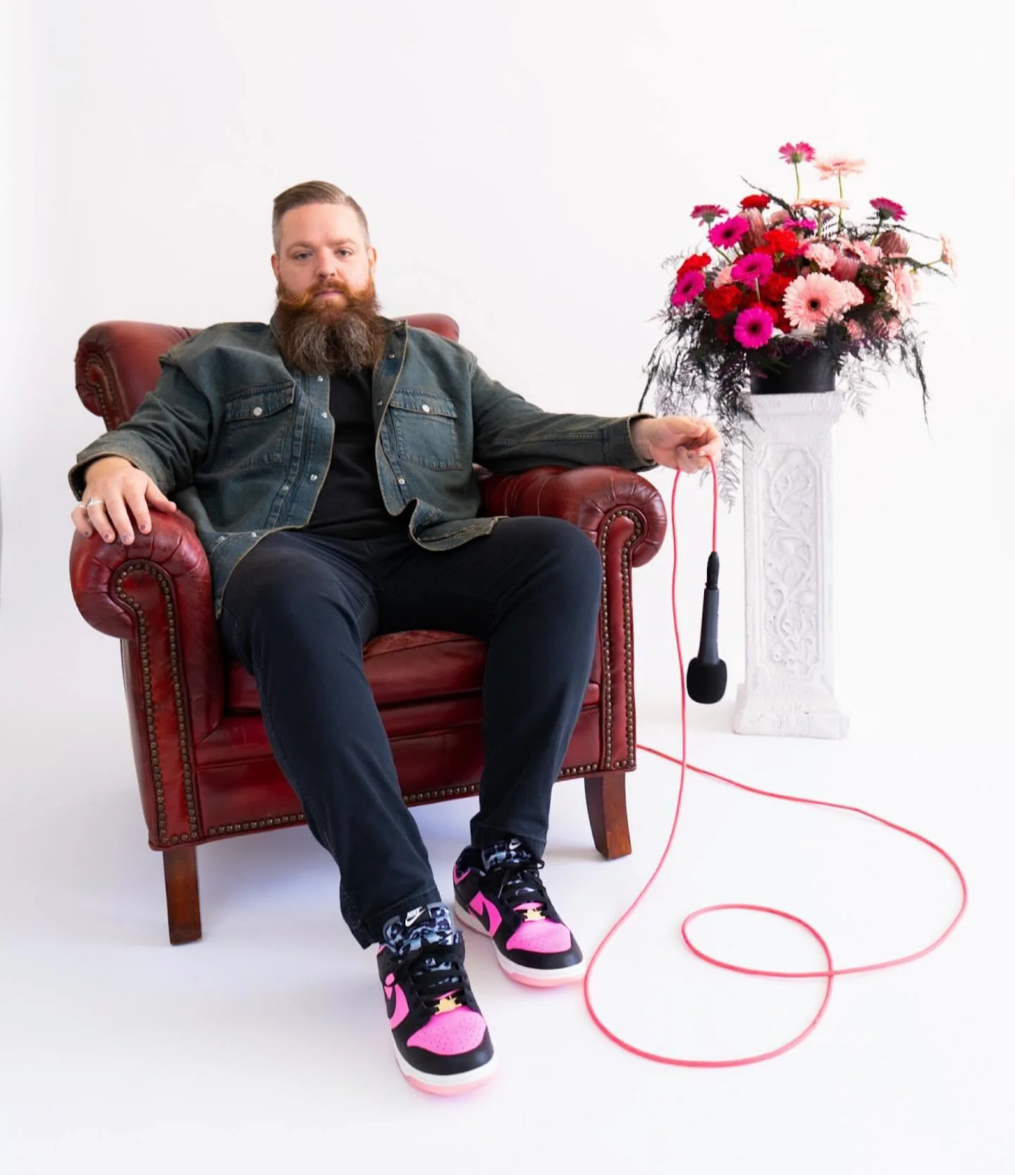 After 8 years and 300 episodes in the game, it was time for some new branding photos. Many thanks to the incredible @redveilphoto for loving me and making me look good. Love ya more than anything. 🖤
-
And big shoutout to @kaityannc at @steelcityflor