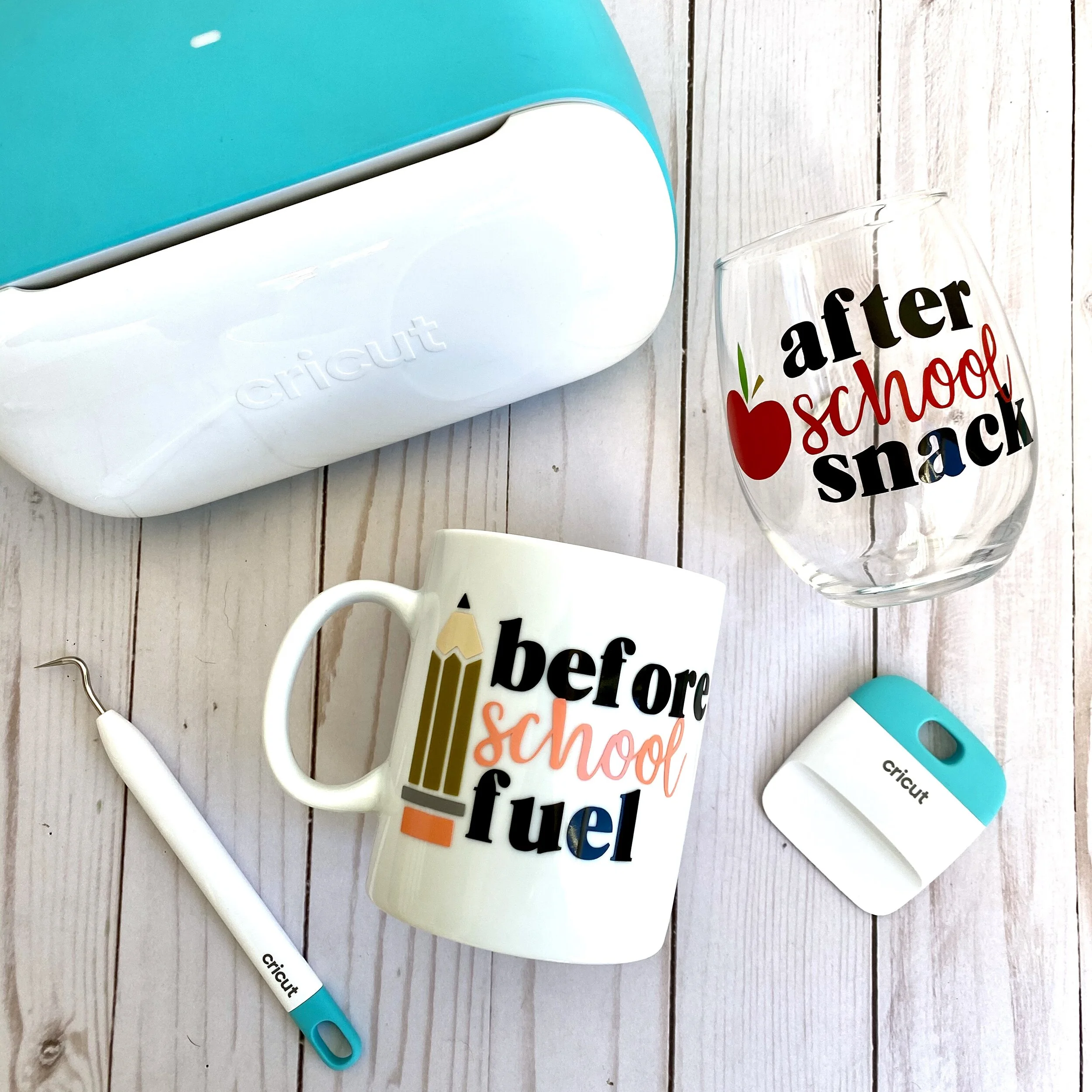 How to Make a Mug + Wine Glass Teacher Gift Set for the Holidays with Cricut