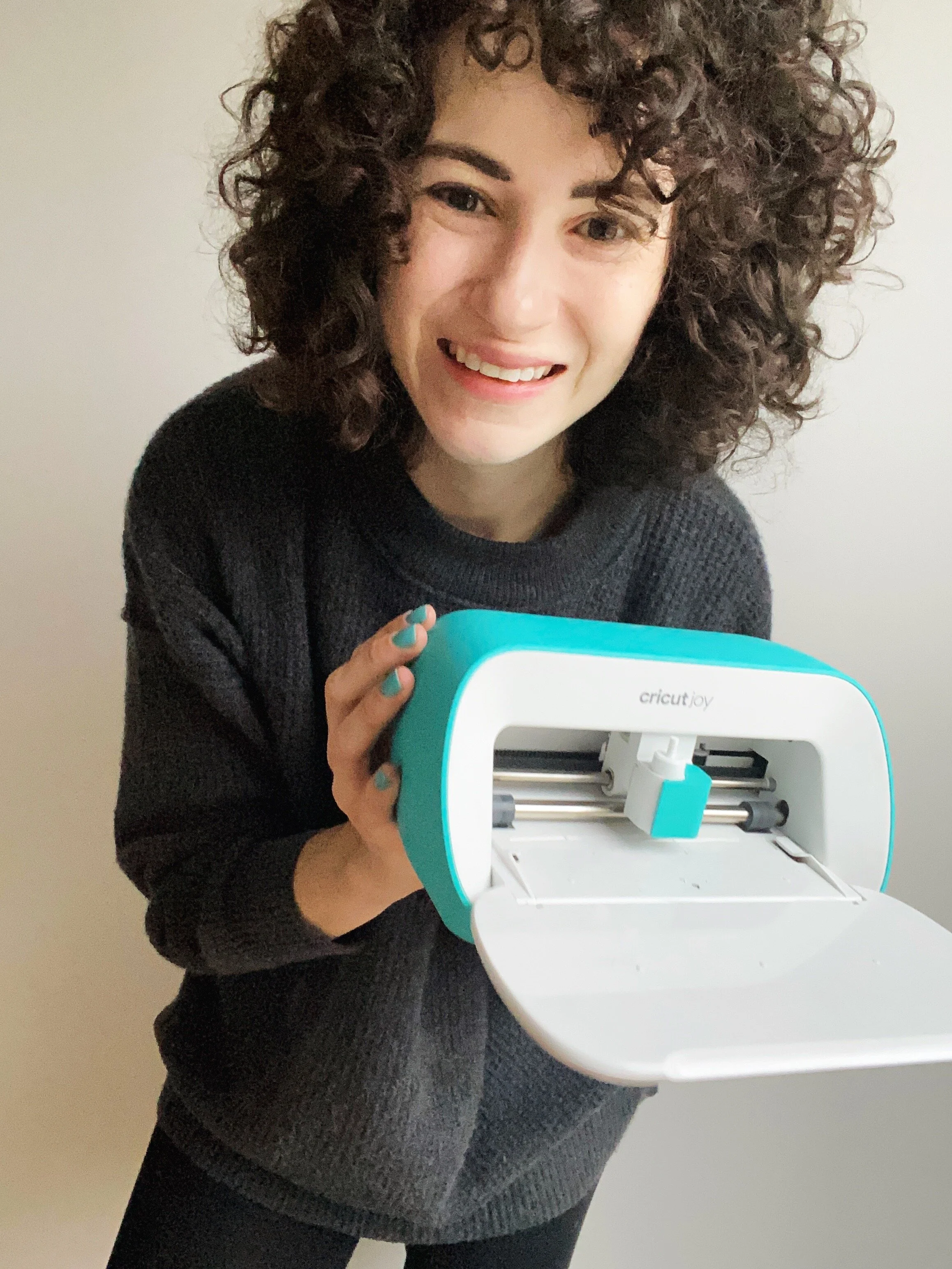 5 Reasons Why the Cricut Joy is the Perfect Holiday Gift for Teachers