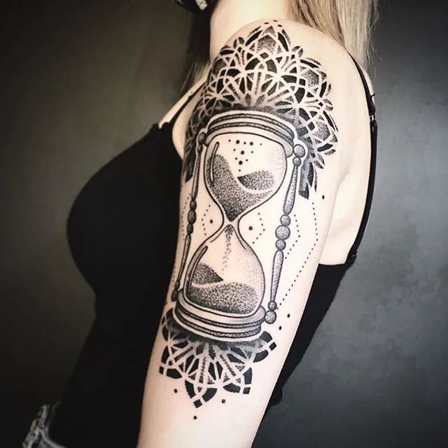 ✨tattoo by @monsieur_berdah #madewithgeometrica ✨