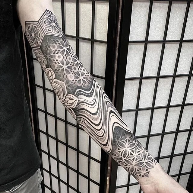 ✨tattoo by @weschetattoo #madewithgeometrica ✨