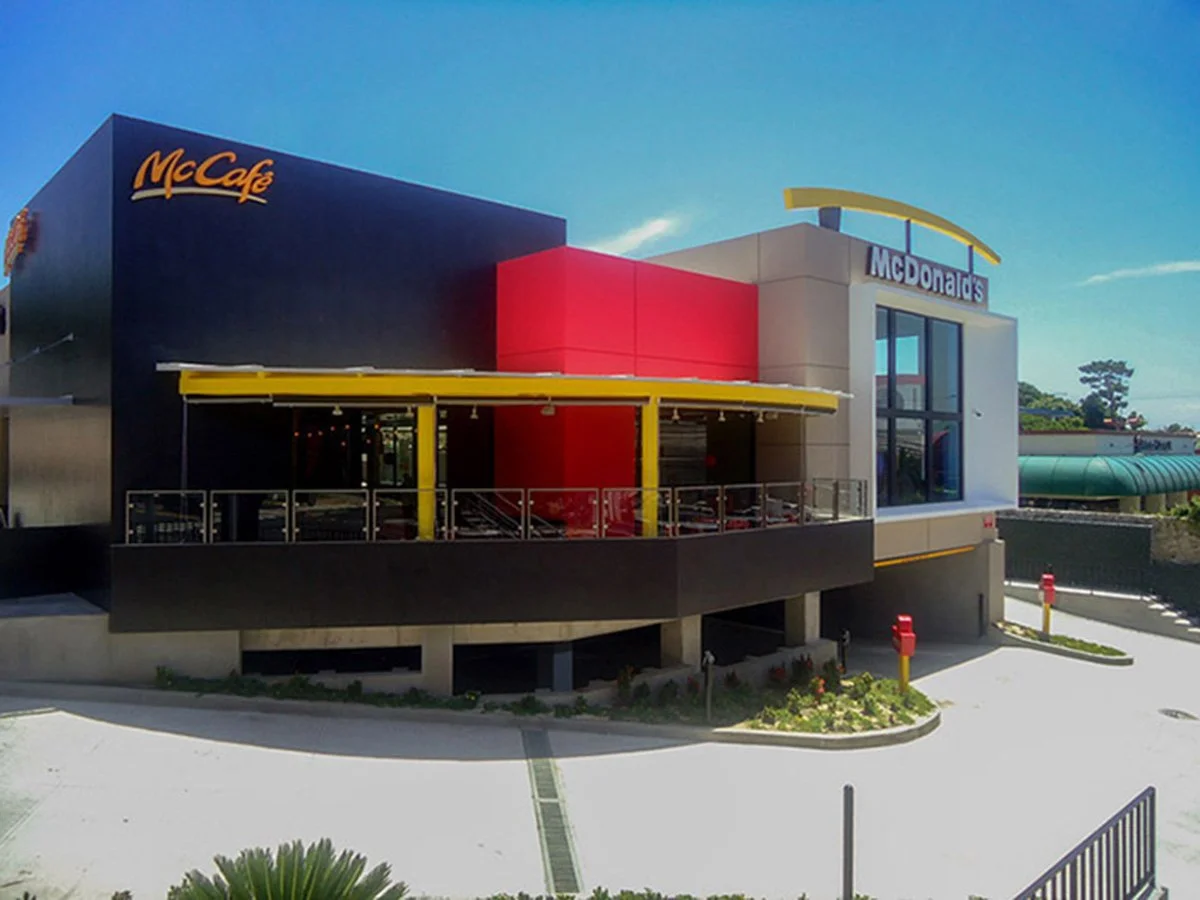 201 - Mcdonalds Paseo General Escalon.jpg