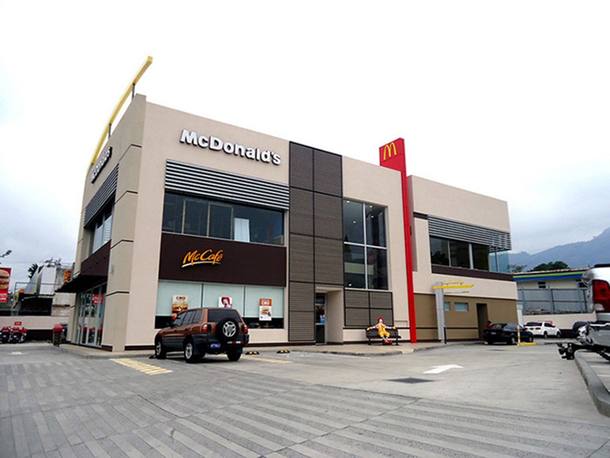 403 - Mcdonalds Salvador del Mundo.jpg
