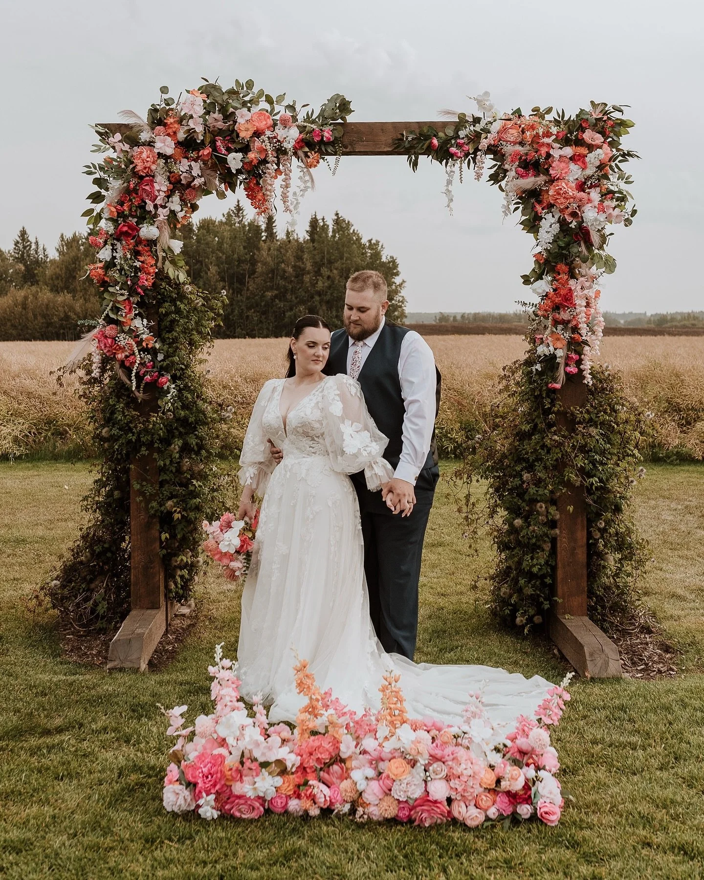 Beyond excited to share Kylie &amp; John&rsquo;s wedding day ✨ Every detail was bursting with color, joy, and the sweetest smiles. These two went all out with their planning&mdash;and the outcome was epic. 
Venue @blackbarnvenue 
Hair @lush_and_lavis
