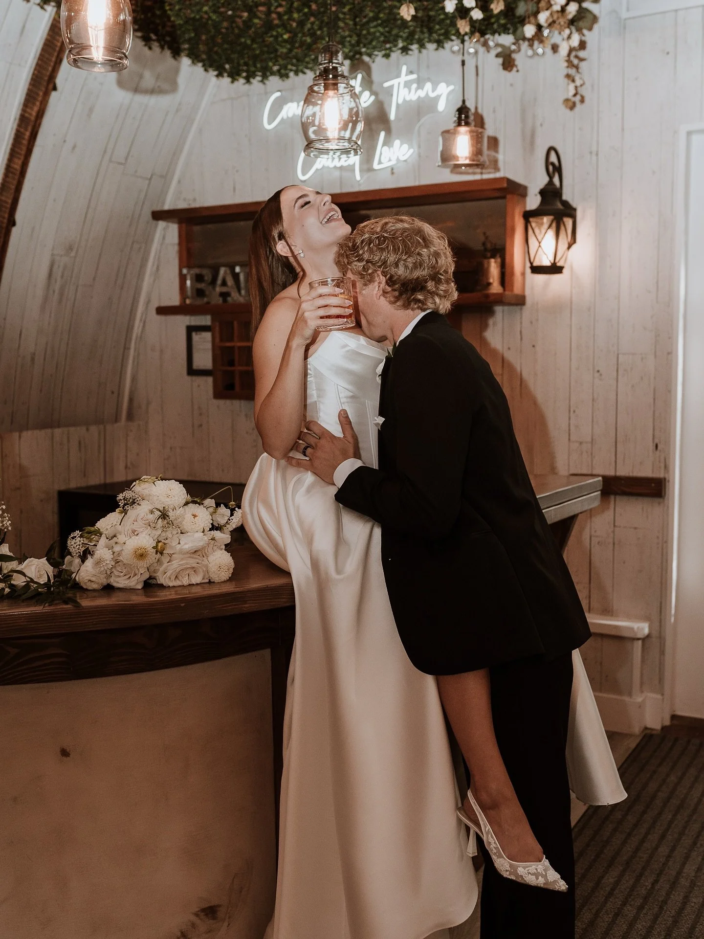 Jordan owning the bar &amp; Cole&rsquo;s heart too ✨
Venue @whitewoodbarn 
Dress @thebridalboutiqueyyc 
Suit @mooresclothing 
Florals @twinflowerstudio 
Hair @layersbypb @gracynleehair 
MUA @julia_makeup.artist @hannanicolemakeup 
Cake @lololoreemac 