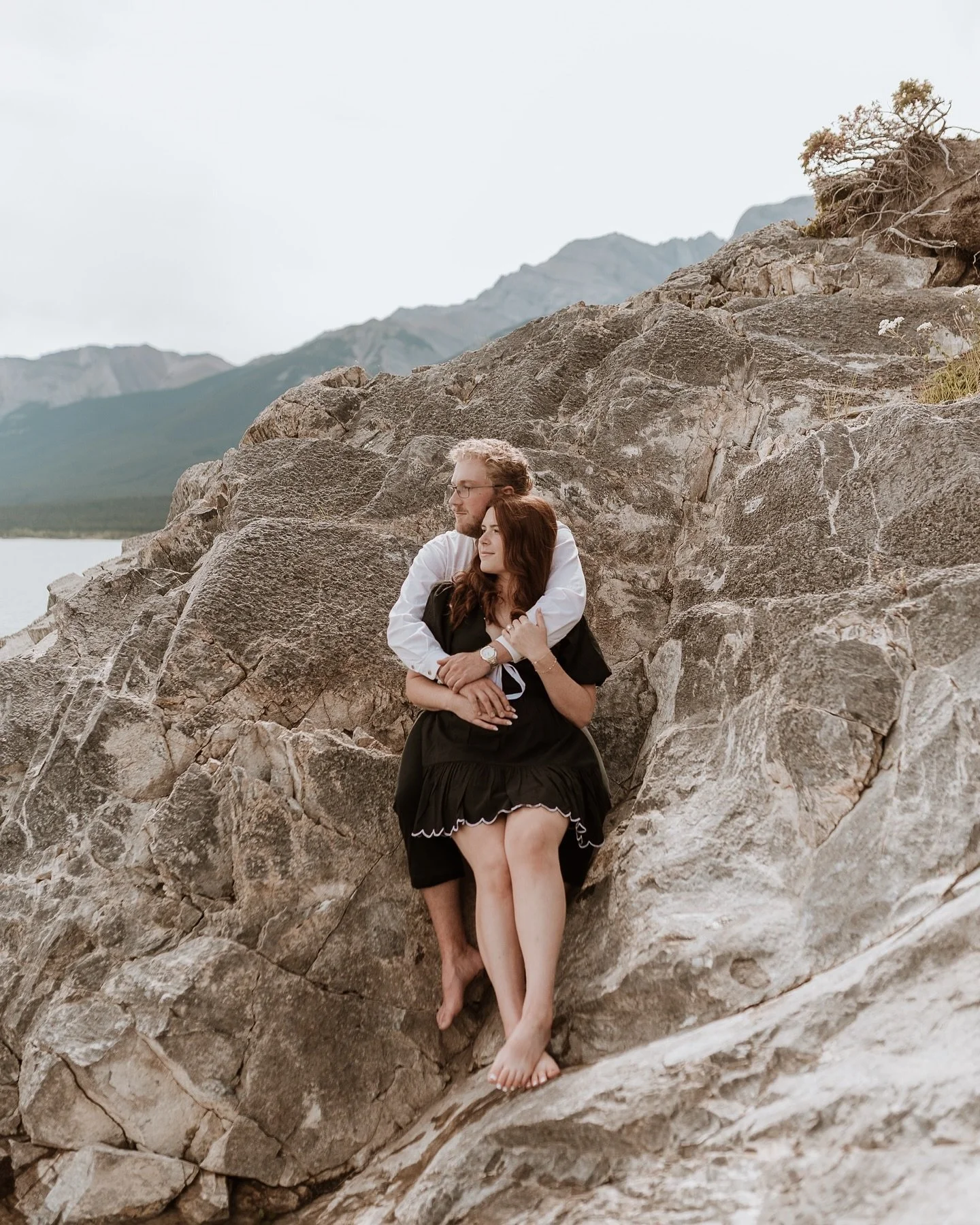 When your engagement session feels more like a mountain date✨these two kept me smiling the whole time. Absolutely loved getting to take their photos. They even stood in wildflowers that were covered in bees, anything for the shot.
