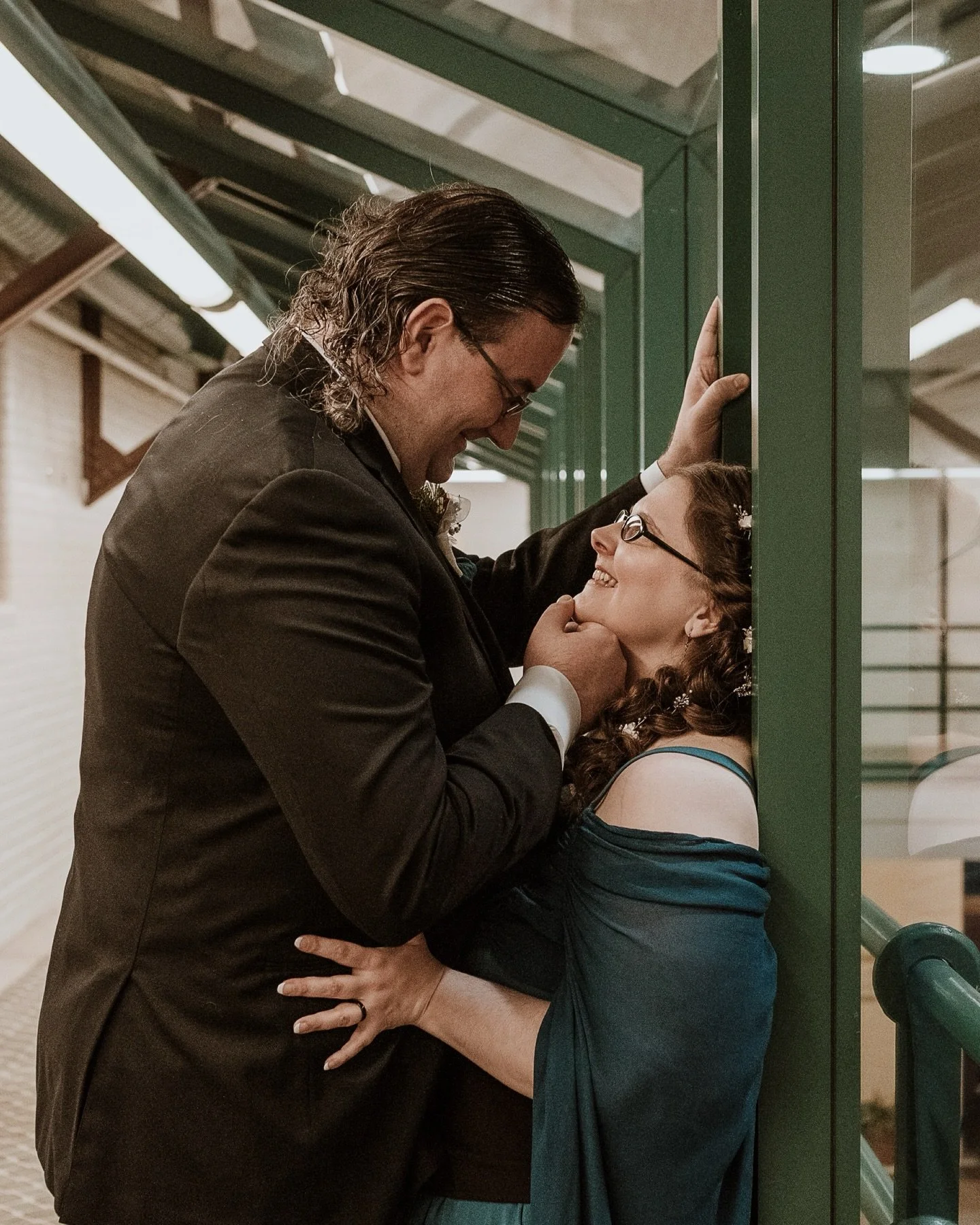 Such a beautiful sweet couple madly in love. Saying their vows in front of loved ones. Anna got ready with her niece helping out. Loved her custom dress which was so perfect for her. Eric was so excited and smiley to see her for the first time.