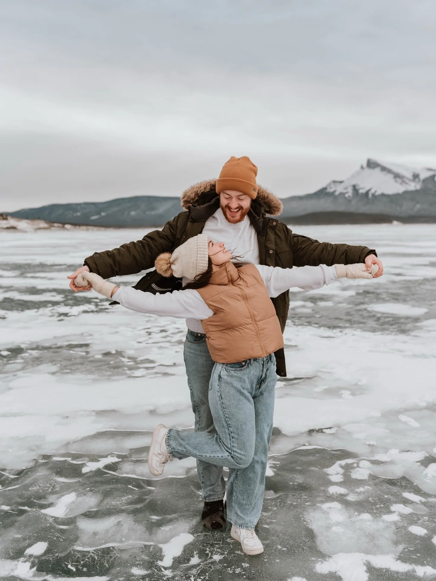 The snow might be getting old&hellip; but this kind of love never is✨