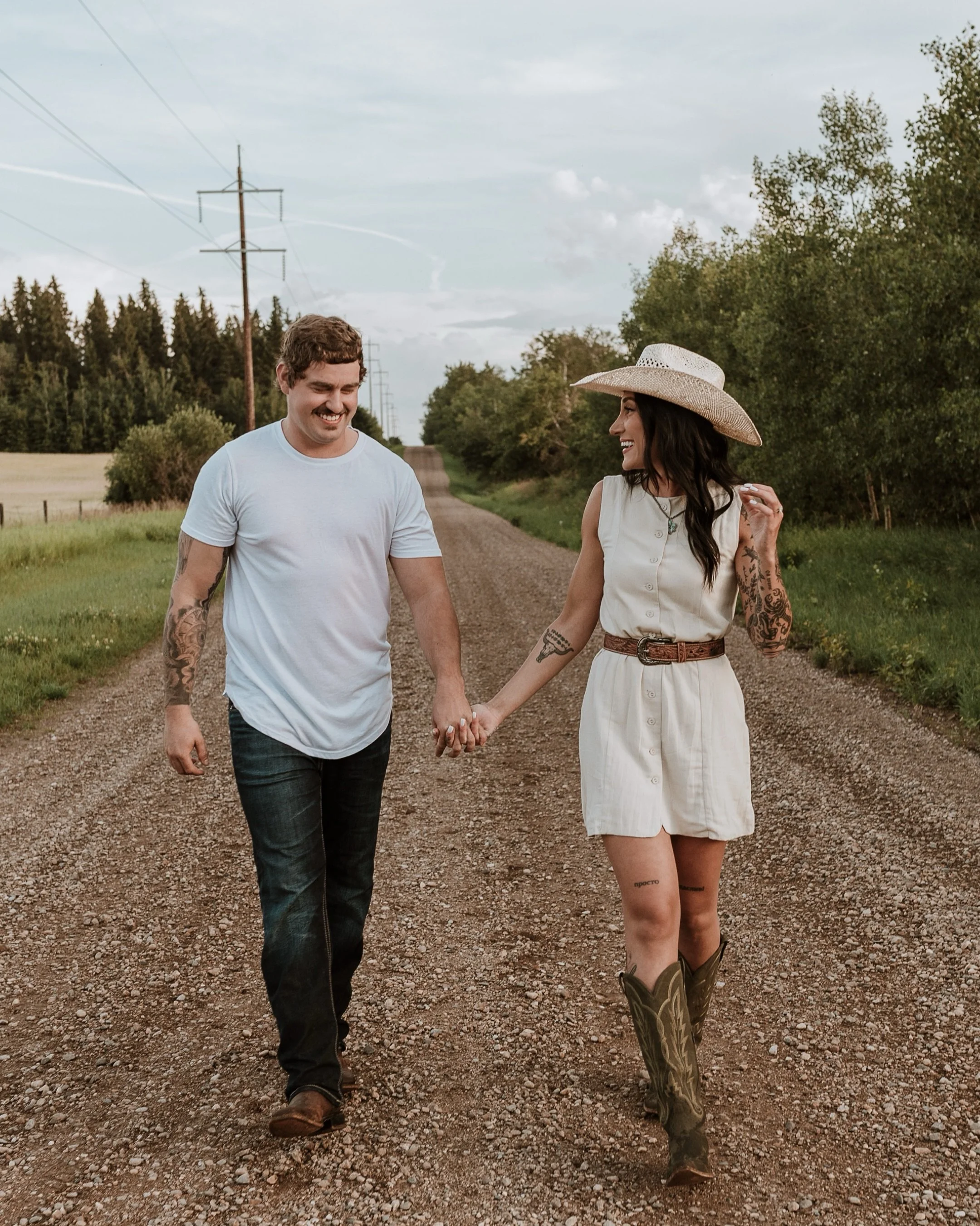 Jade and Logan&rsquo;s engagement session was pure backroads perfection ✨