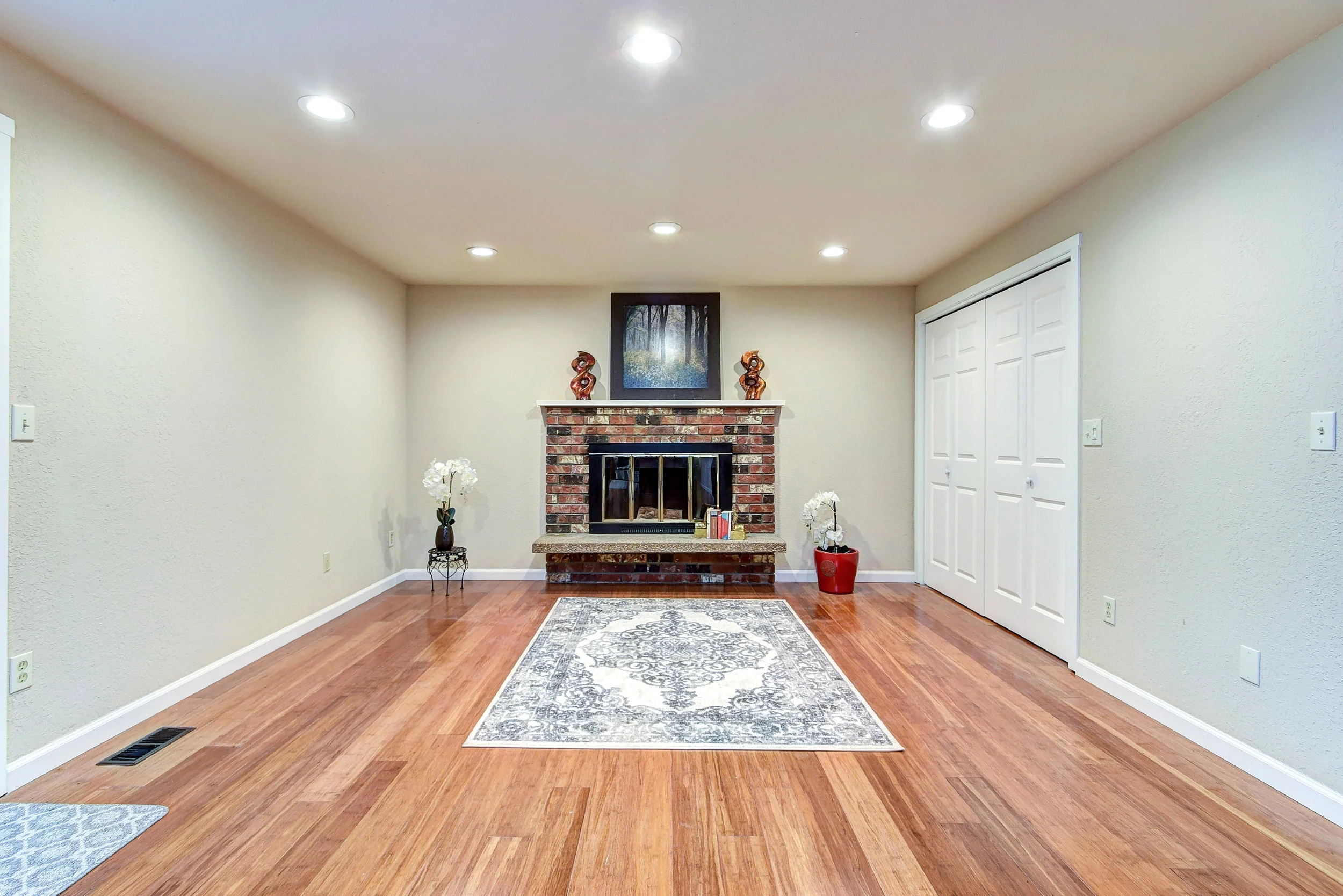 BellevueHomePhotographerCom (18 of 33).jpg