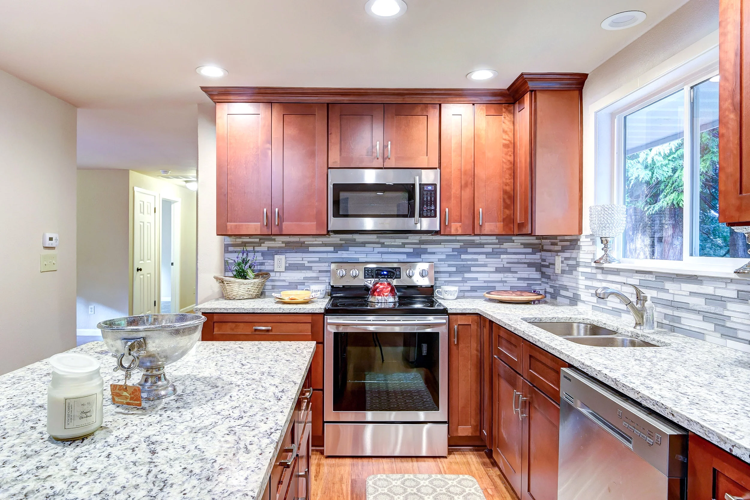 BellevueHomePhotographerCom (21 of 33).jpg