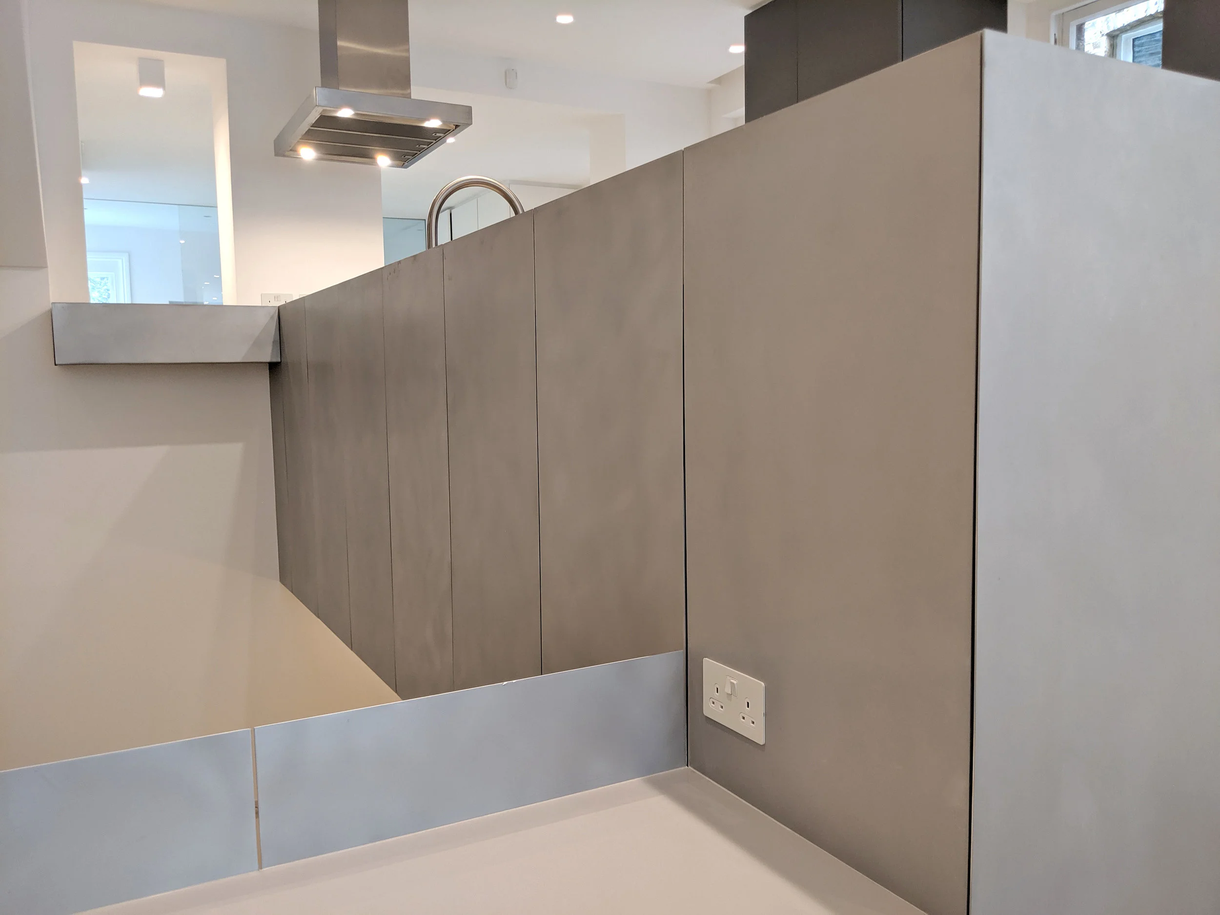 kitchen panels from hall_1.jpg