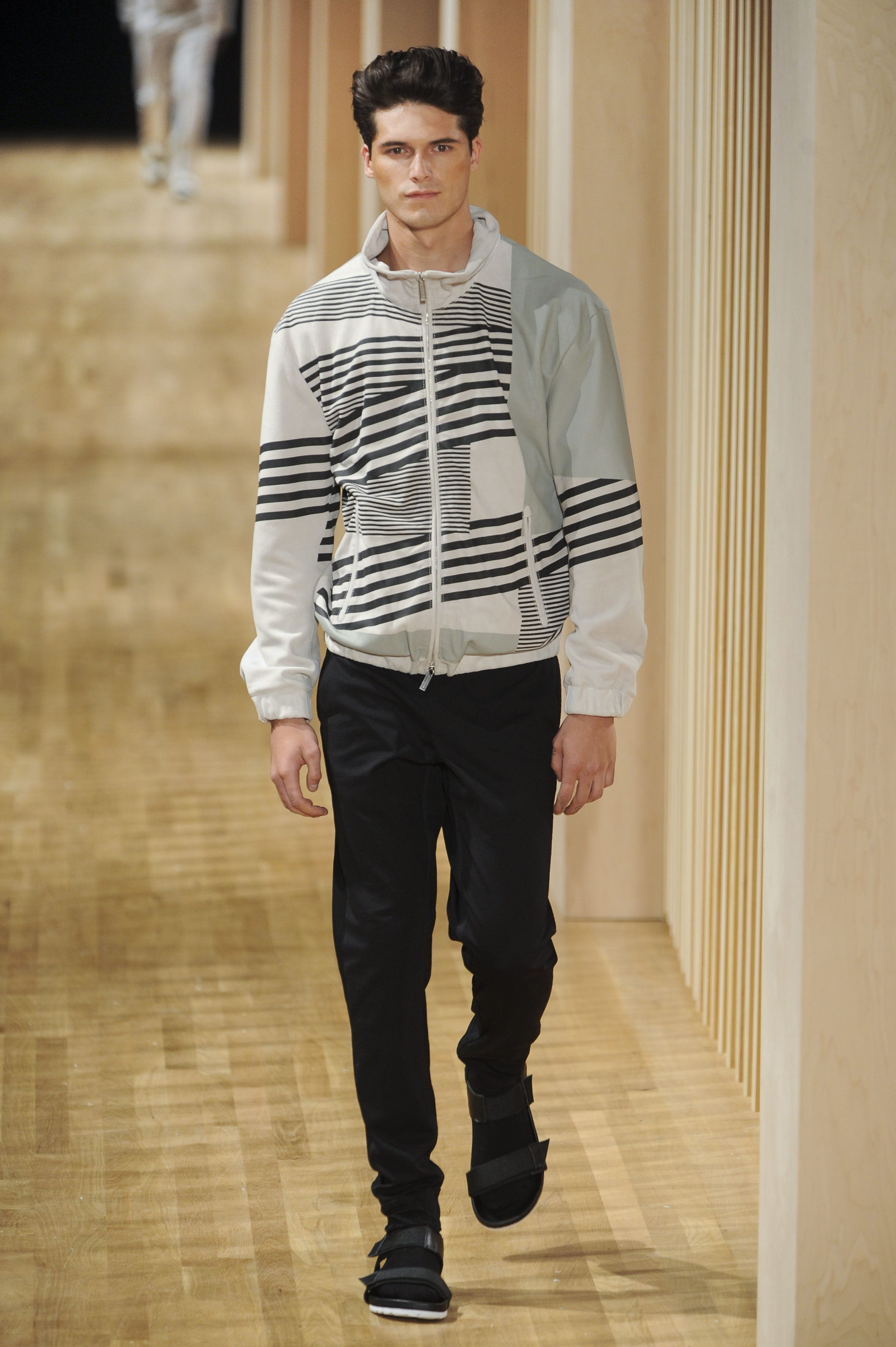 Perry_Ellis_pes_ss15_055_hr.jpg