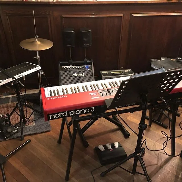 Kleiner kan niet .... 1 m per muziekant......
Maar eten top ......
Maastricht