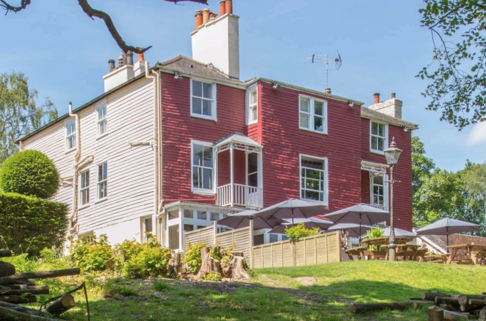 mount-edgcumbe-pub-hotel-tunbridge-wells-kent-support-local-magazine-stockist.png