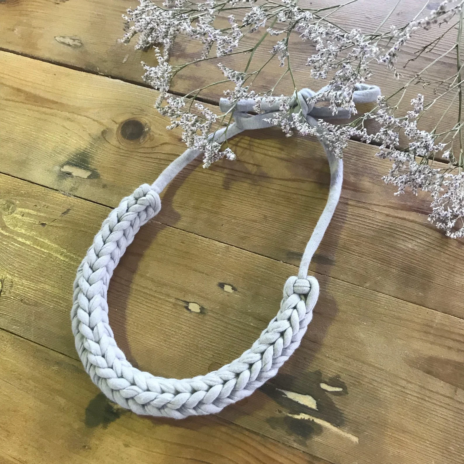 handmade-cotton-necklace-pattern-knitting-crochet-support-local-magazine-white-cream-grey-neckalce.jpg