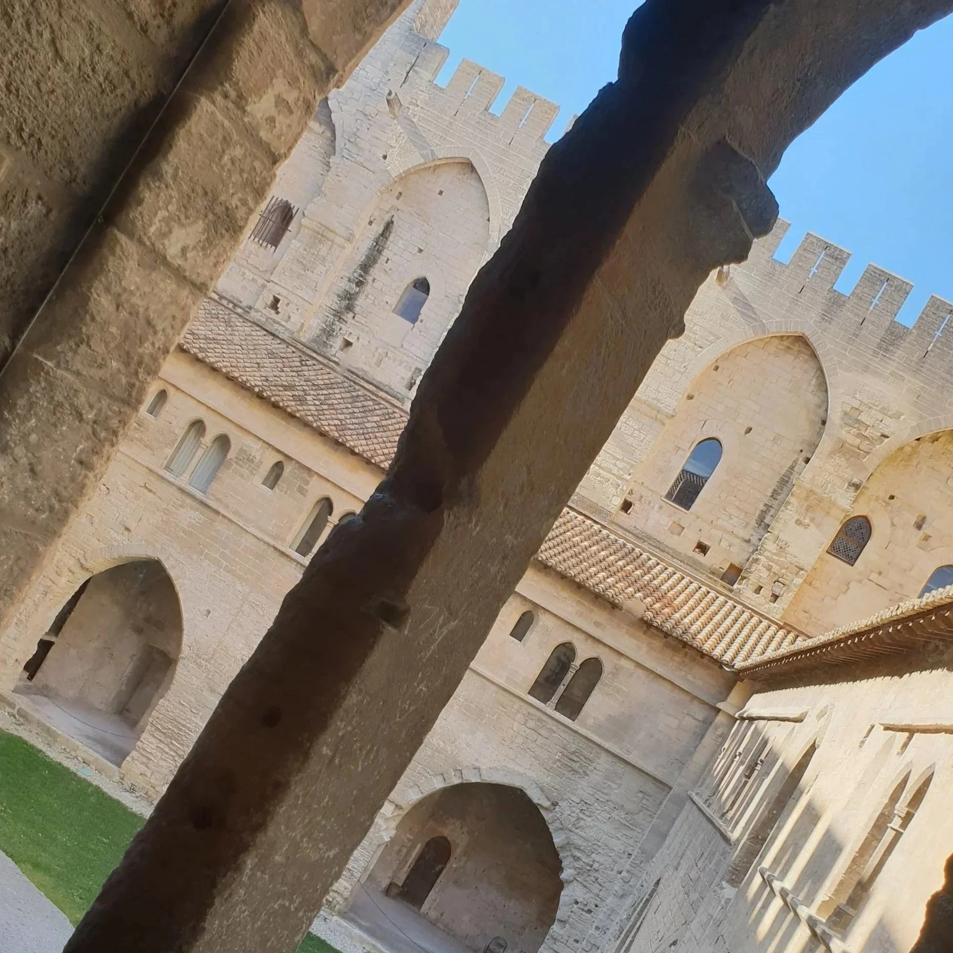 Best Time to Visit Avignon: Events &amp; Seasons from April to October