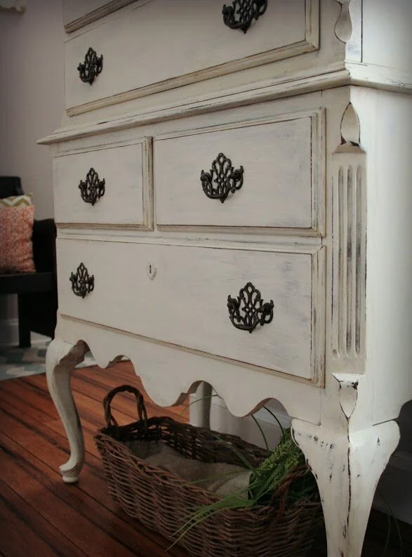 Pretty Distressed - Christina Muscari