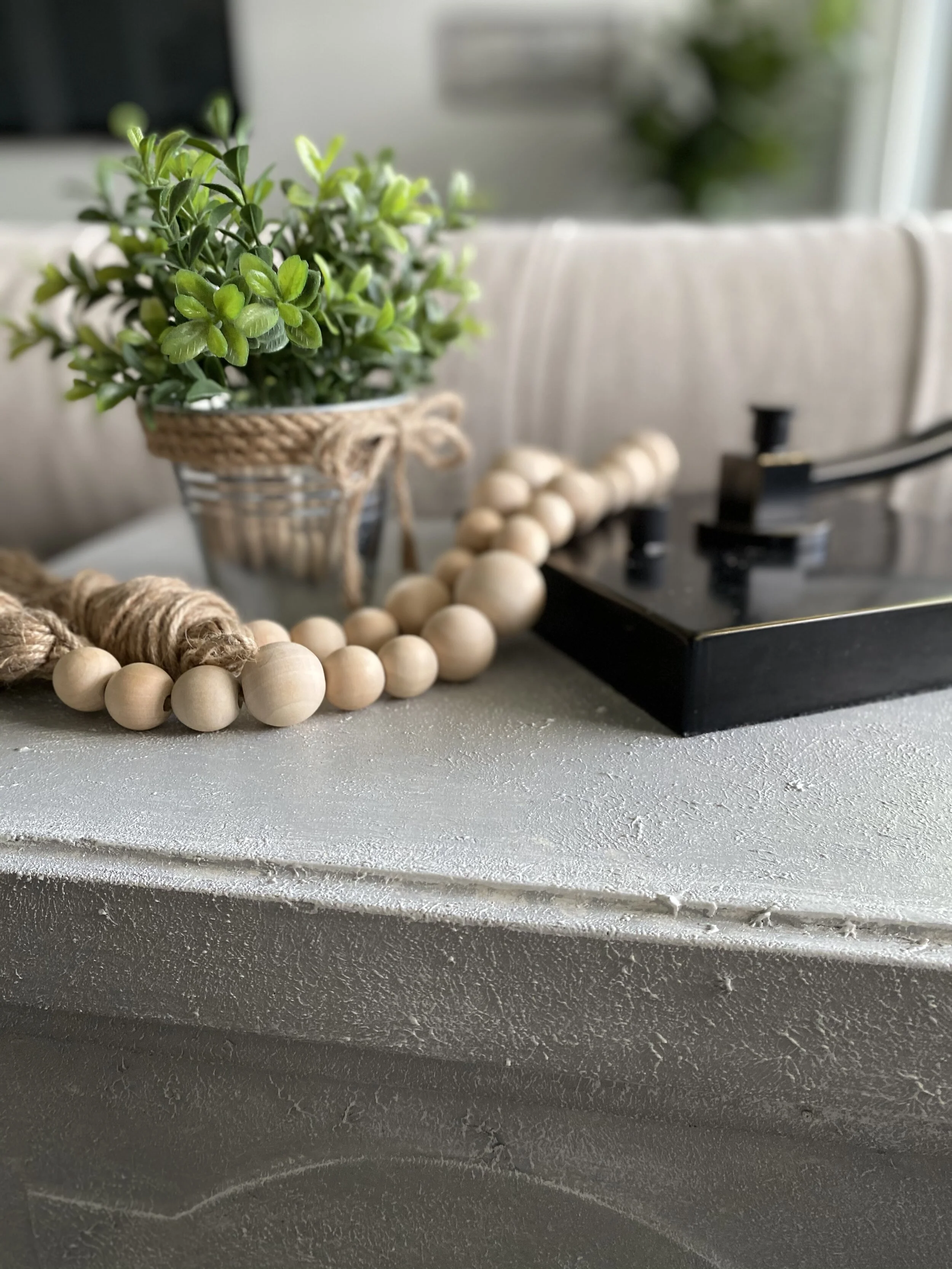 Pretty Distressed - Christina Muscari