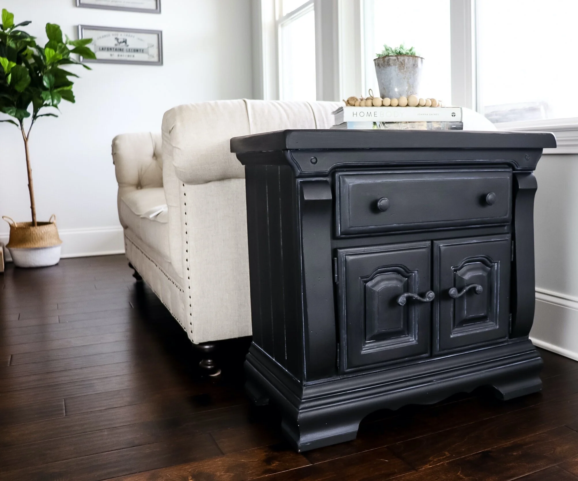 Pretty Distressed - Christina Muscari