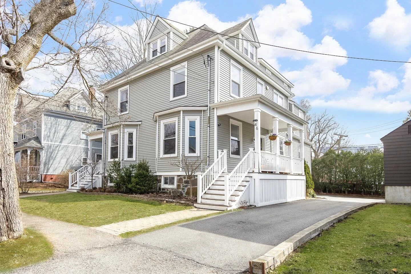✨ NEW LISTING ✨
 46 Washburn Street, Unit 46, Watertown 🏡

Where classic character meets modern luxury! This fully renovated 2018 townhome offers 3 sun-filled levels, 4 bedrooms, 2.5 baths and parking for 2 cars.

The grand main level features soari