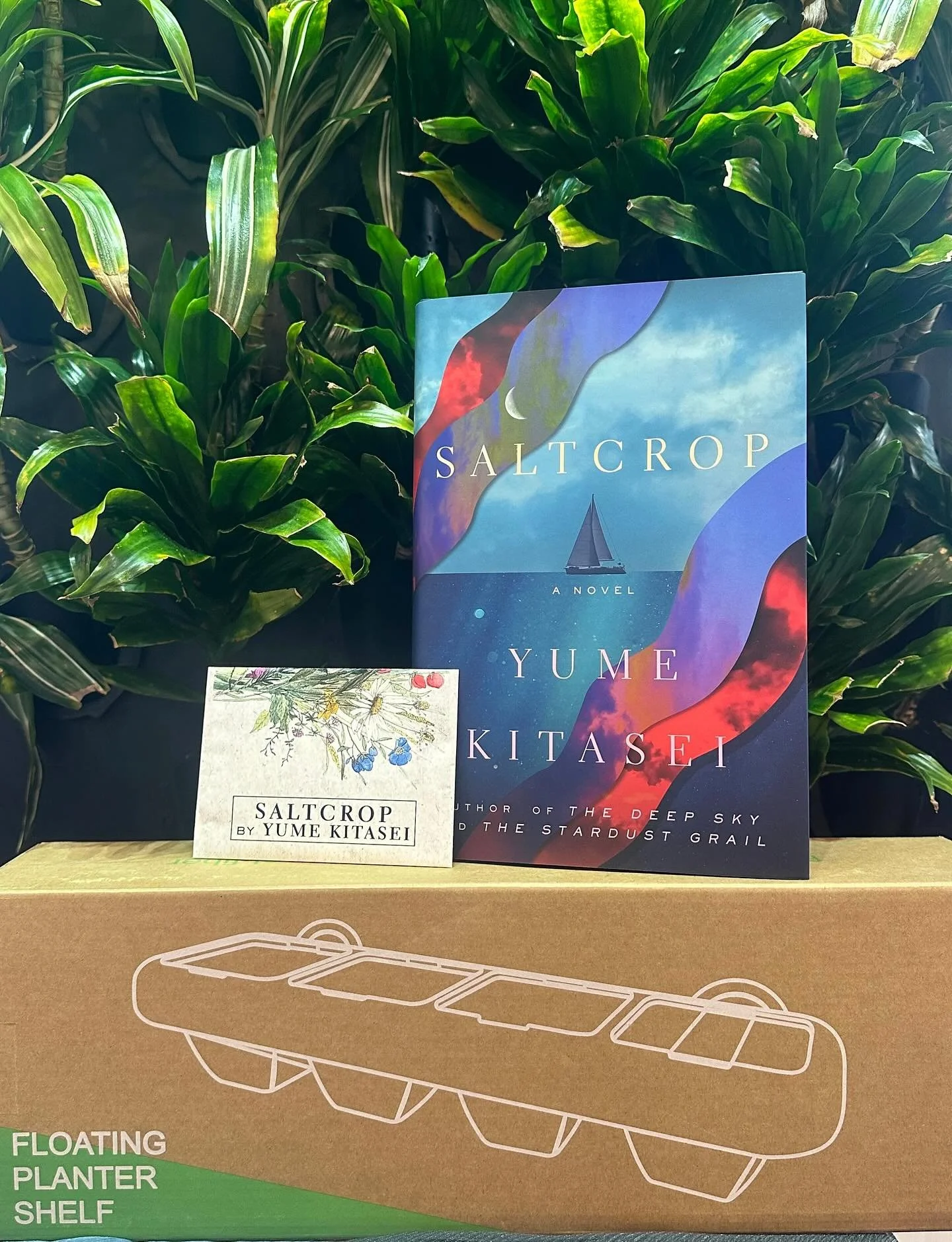 Now&rsquo;s your chance to get your hands on one of the most anticipated sci-fi books of the year- SALTCROP by @yumewrites!

We&rsquo;re giving away a hardcover copy, a pack of seeds, and this plastic-free indoor planter kit to 3 lucky winners! To en