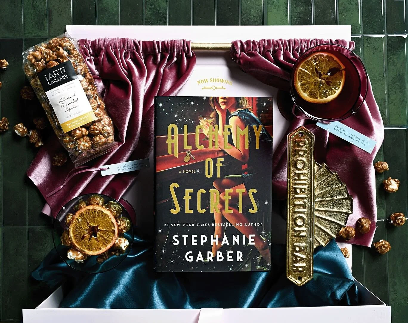 Halloween sweepstakes!! 🎃🎃🎃 

If you&rsquo;ve read @stephanie_garber&rsquo;s instant New York Times bestseller, you know that part of it takes place on Halloween. To celebrate, we&rsquo;re giving away an exclusive Alchemy of Secrets themed box to 
