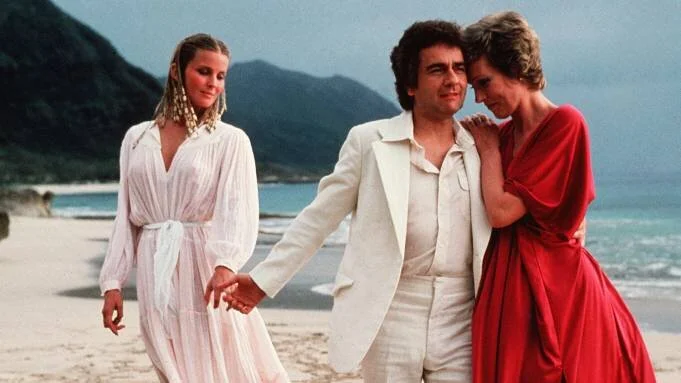 Warner Bros Remaking Blake Edwards Classic ‘10’ With ‘Legally Blonde’ Scribes; Julie Andrews Exec Producing