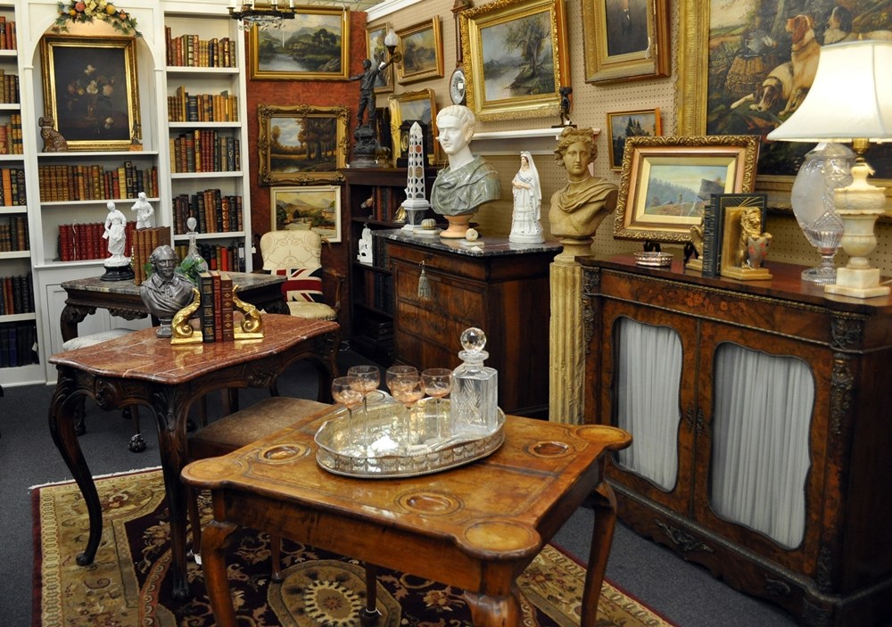 English-American-and-Continental-antiques.jpg