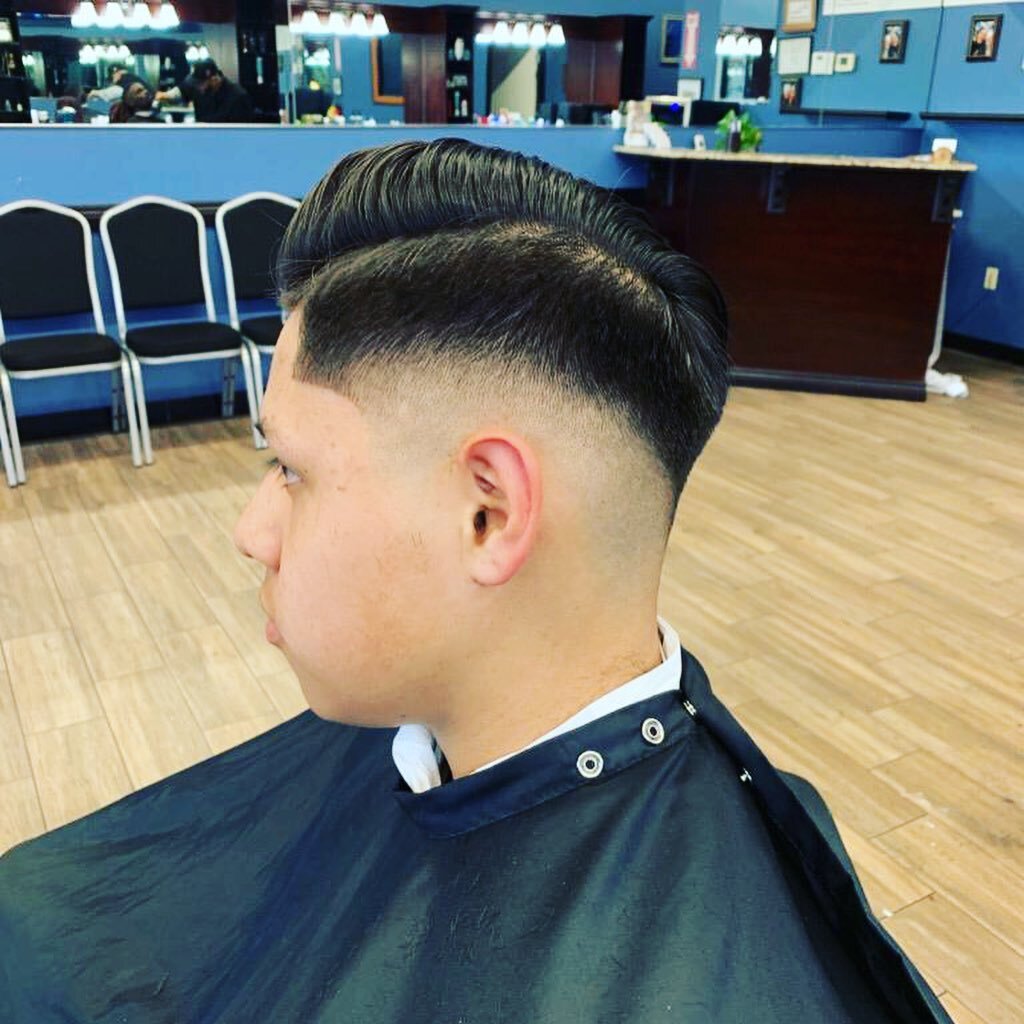 Come get your next haircut with us and our spacious and welcoming barbershop! Any of our barbers are available for walk-ins! Ask about waxing and facials if interested! #hairstyle #barber #barberlife #haircut #hairstylist #barbershop #menshaircut #si